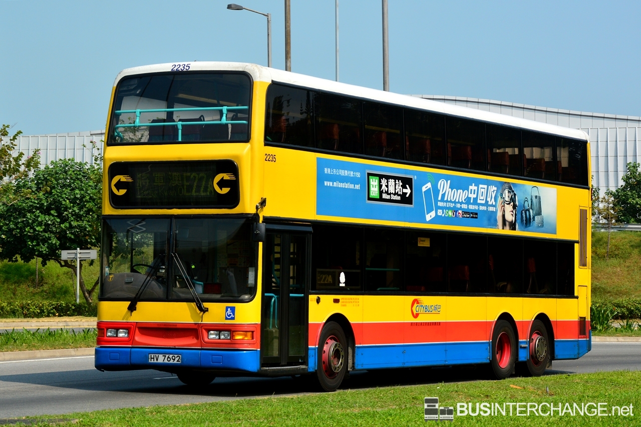 Dennis Trident III (2235 / HV7692 on Route E22A)