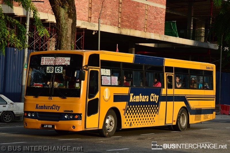 A Hino AK1JRKA (JJV1019) operating on Kembara City bus service 606
