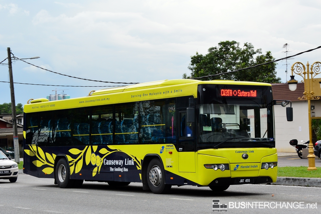 A Yutong ZK6118HG (JQT455) operating on Causeway Link bus service CW3S