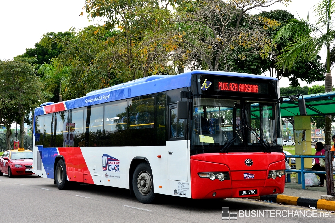 A Yutong ZK6118HG (JRL2700 ) operating on Causeway Link bus service P105