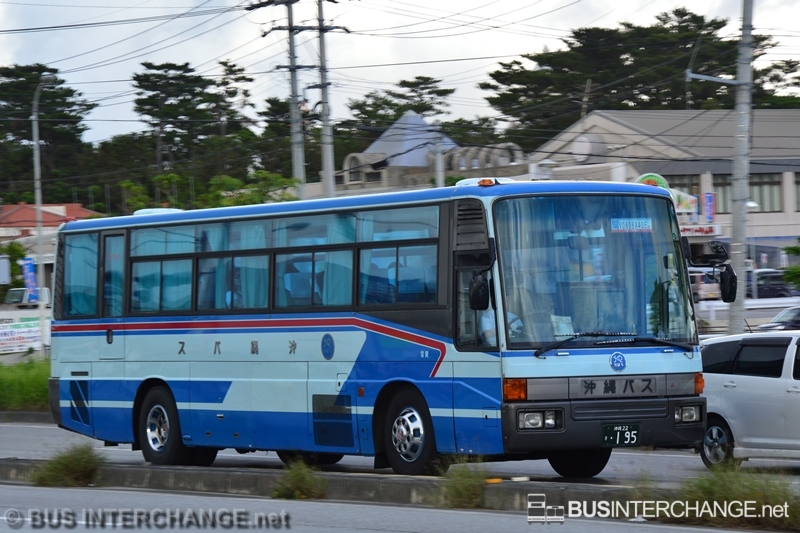 Mitsubishi Fuso Aero Bus (æ²–ç¸„ 22 ã  195)