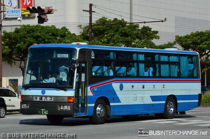 Mitsubishi Fuso Aero Bus (æ²–ç¸„ 22 ã  262)