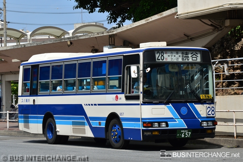 Mitsubishi Fuso Aero Midi (æ²–ç¸„ 200 ã‹  657)