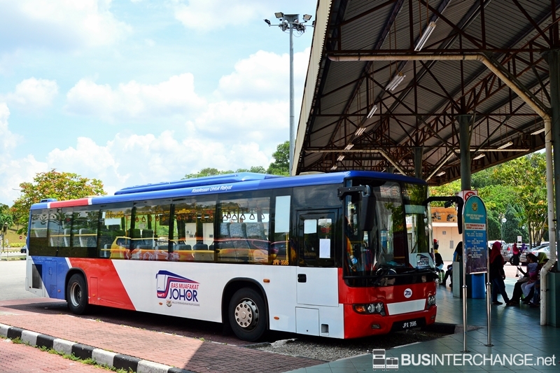 Bas Muafakat Johor bus at Terminal Bas Pasir Gudang.