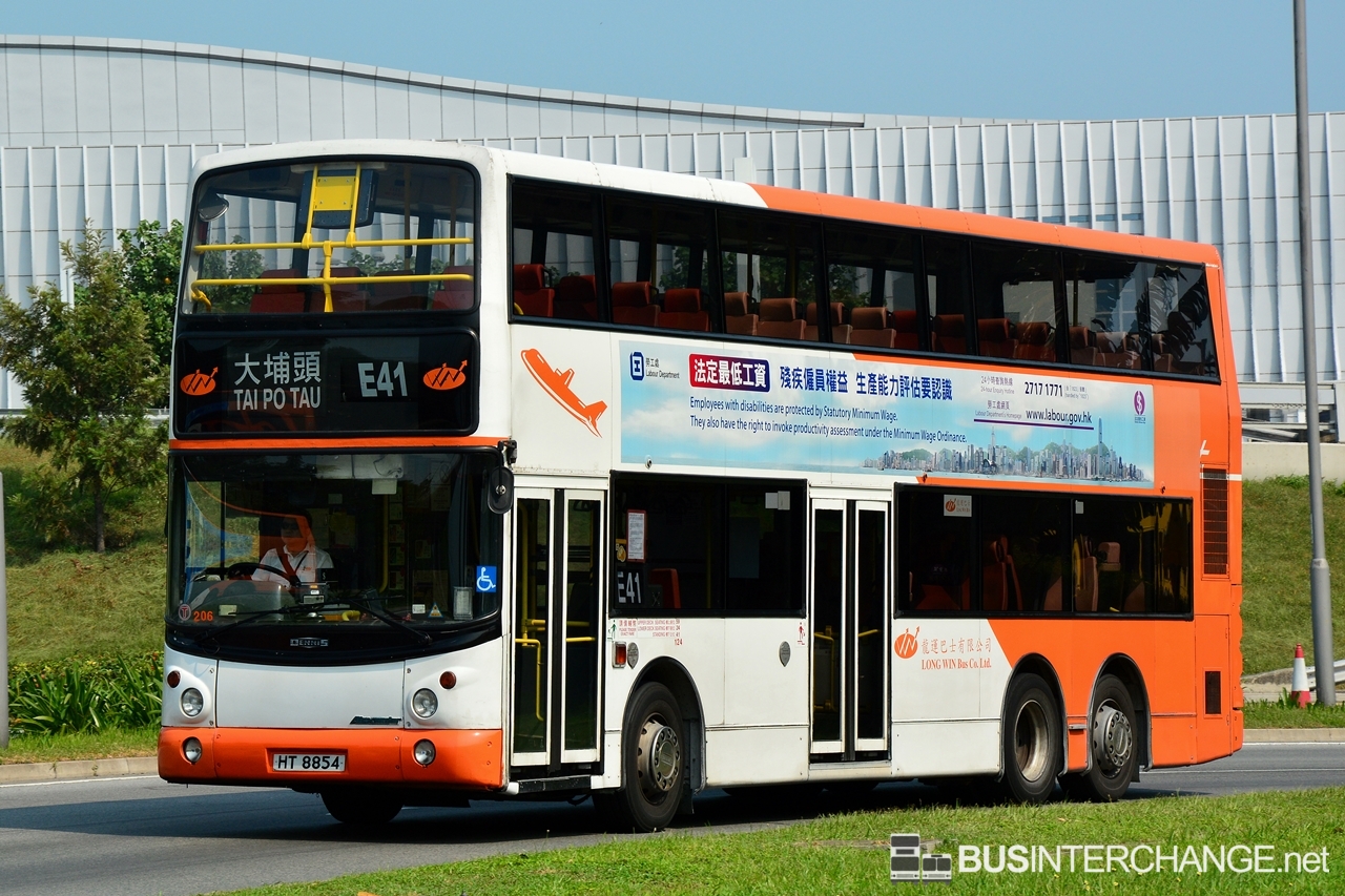 Dennis Trident III (206 / HT8854 on Route E41)