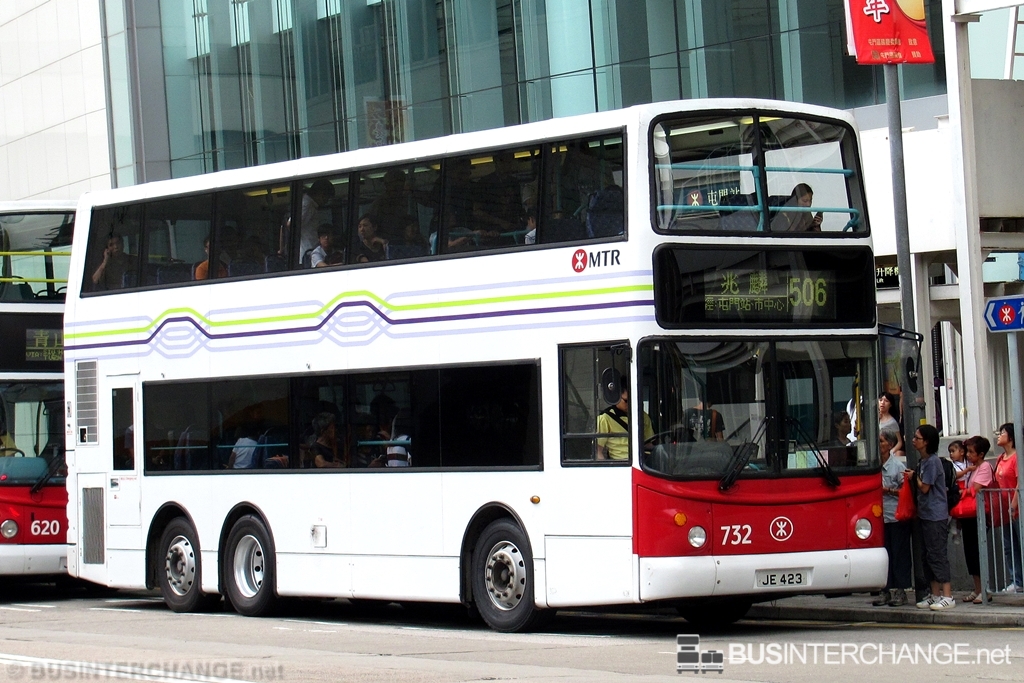 Dennis Trident III (732 / JE 423 on Route 506)