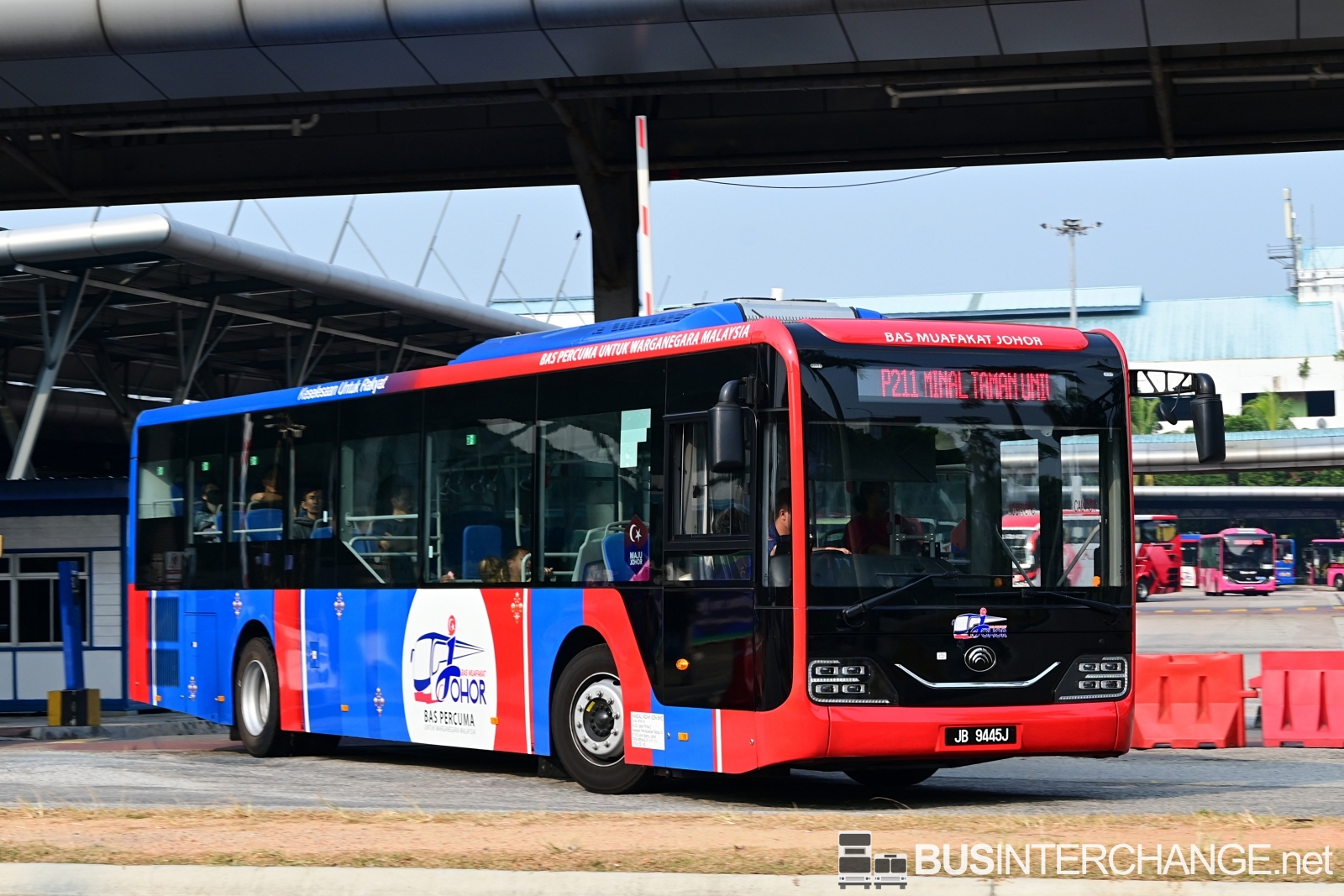 Yutong ZK6128HG (JB9445J - P211)