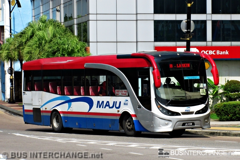A Hino AK1JRKA (JLX 331) operating on Maju bus service 227