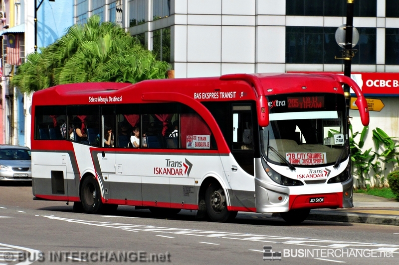 A Hino AK1JRKA (JLY5404) operating on Maju bus service 205
