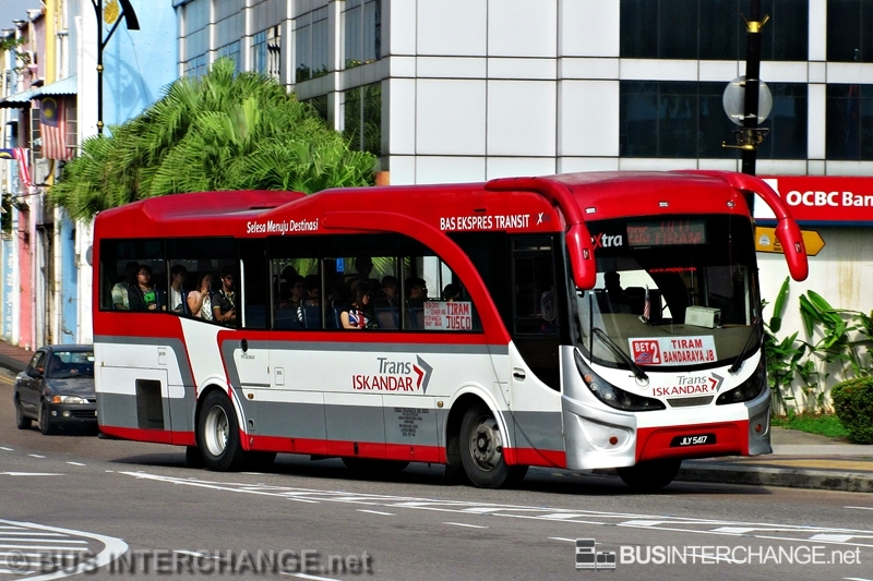 A Hino AK1JRKA (JLY5417) operating on Maju bus service 205