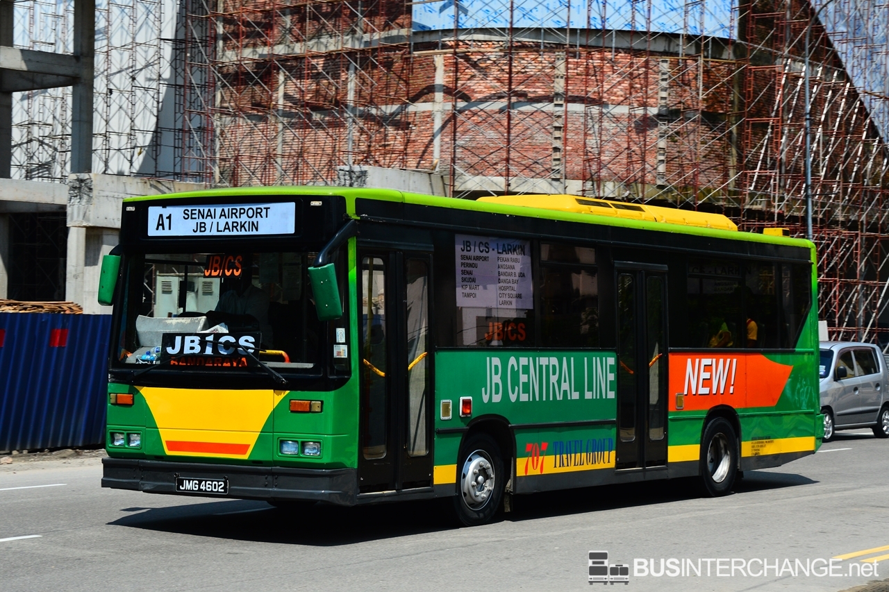A Dennis Dart (JMG4602) operating on JB Central Line bus service A1