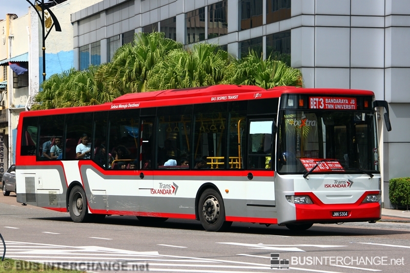 Autobus LF12280 (JMN5304)