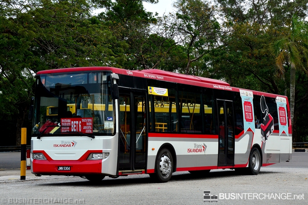Autobus LF12280 (JMN5304)