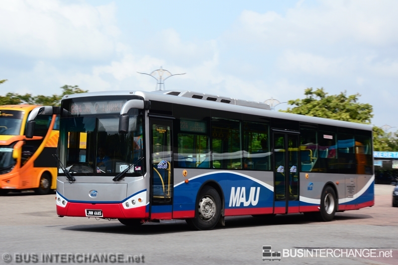 A Bonluck JXL6116 (JNM4445) operating on Maju bus service 224