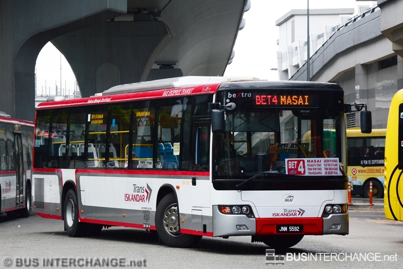 A Higer KLQ6128G (JNW5592) operating on Maju bus service BET4