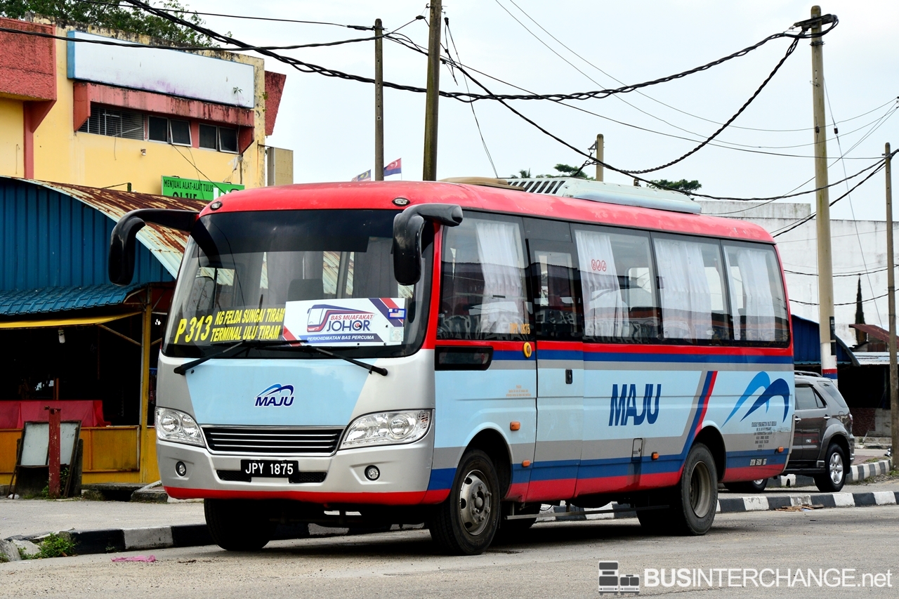A Higer KLQ6729AR (JPY1875) operating on Maju bus service P313