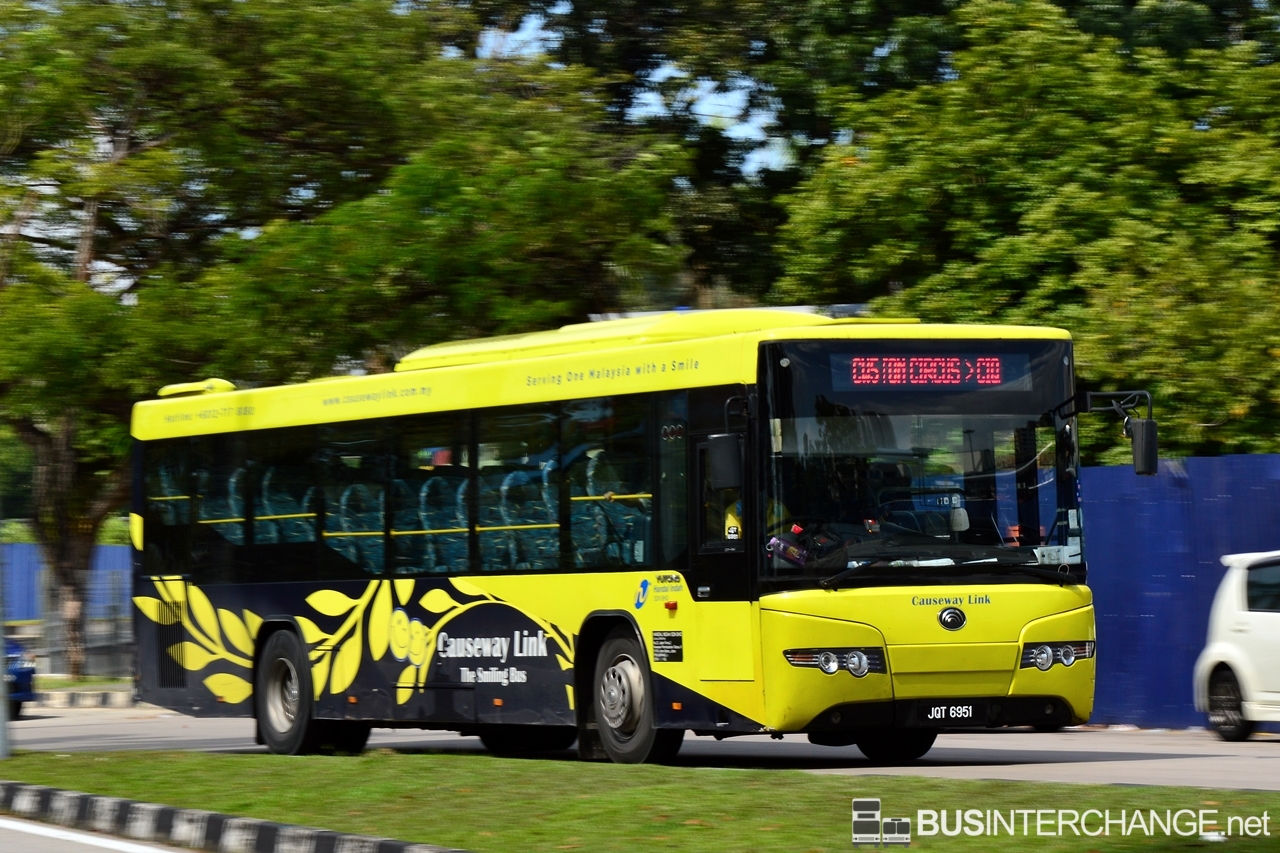 A Yutong ZK6118HG (JQT6951) operating on Causeway Link bus service CW5
