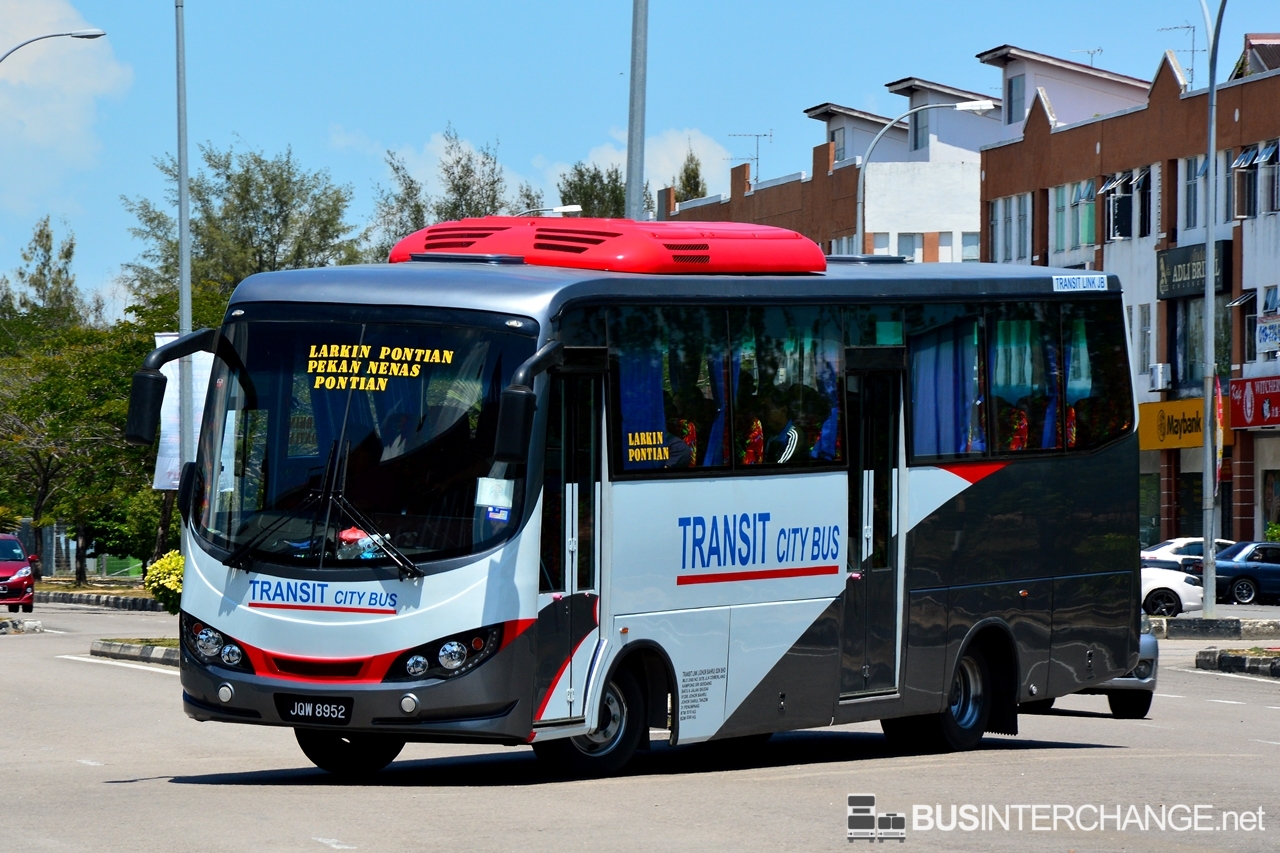 A Hino XZU720R (JQW8952) operating on City Bus bus service 3