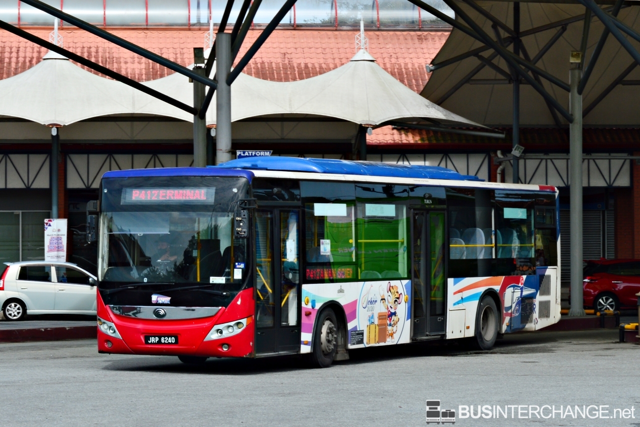 A Yutong ZK6126HG (JRP6240) operating on Causeway Link bus service P412