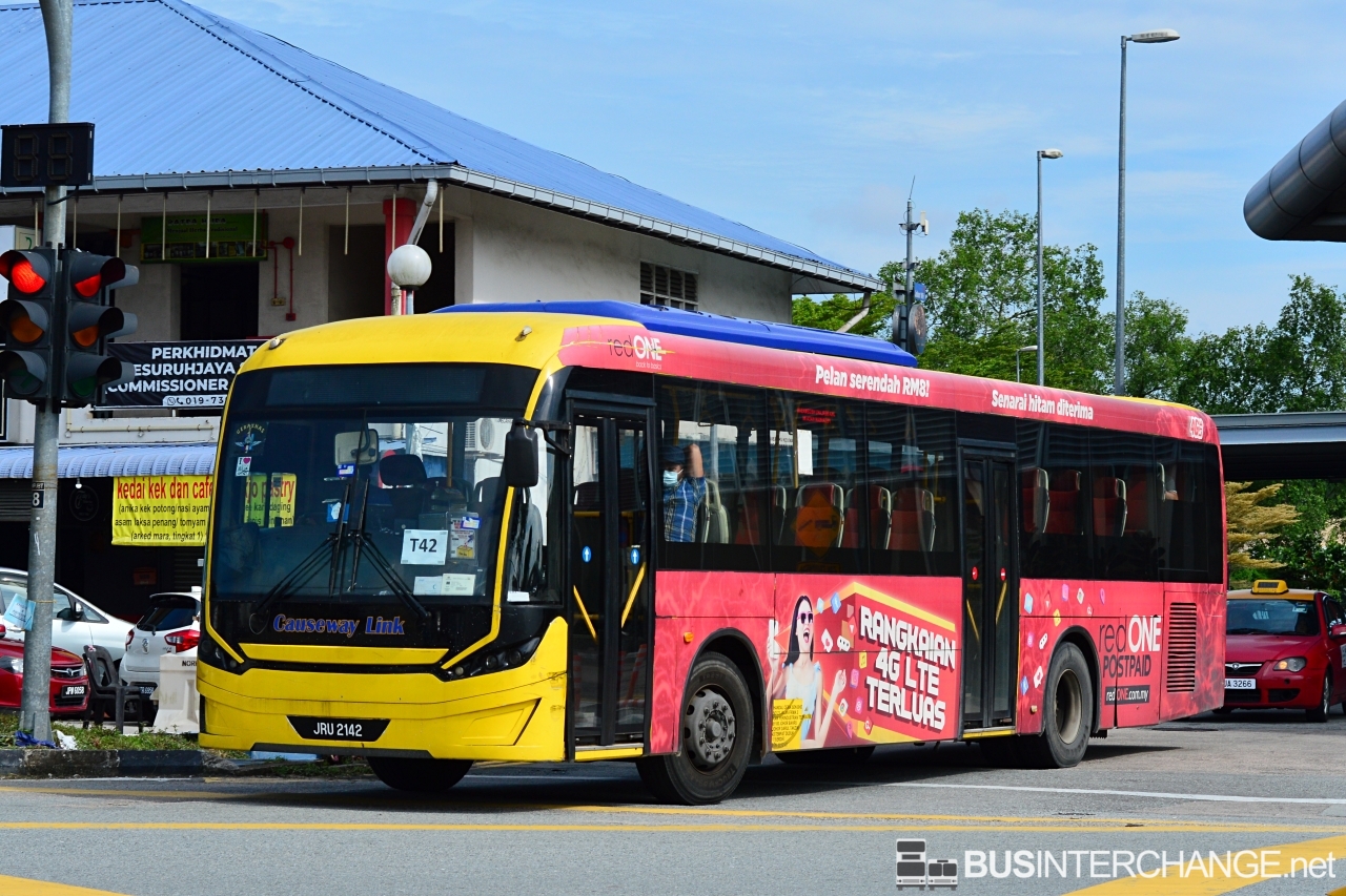 A Sksbus C6 (JRU2142) operating on Causeway Link bus service T42