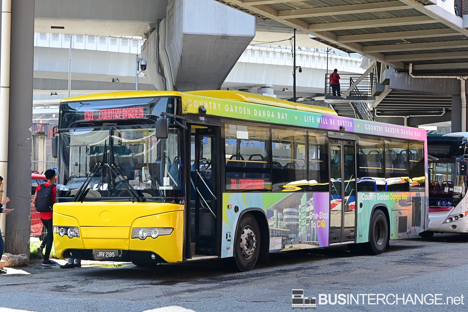 The Yutong ZK6118HG with Yutong bodywork (JRV2195) is seen on Country Garden Shuttle Bus Service CG1 operated by Causeway Link.