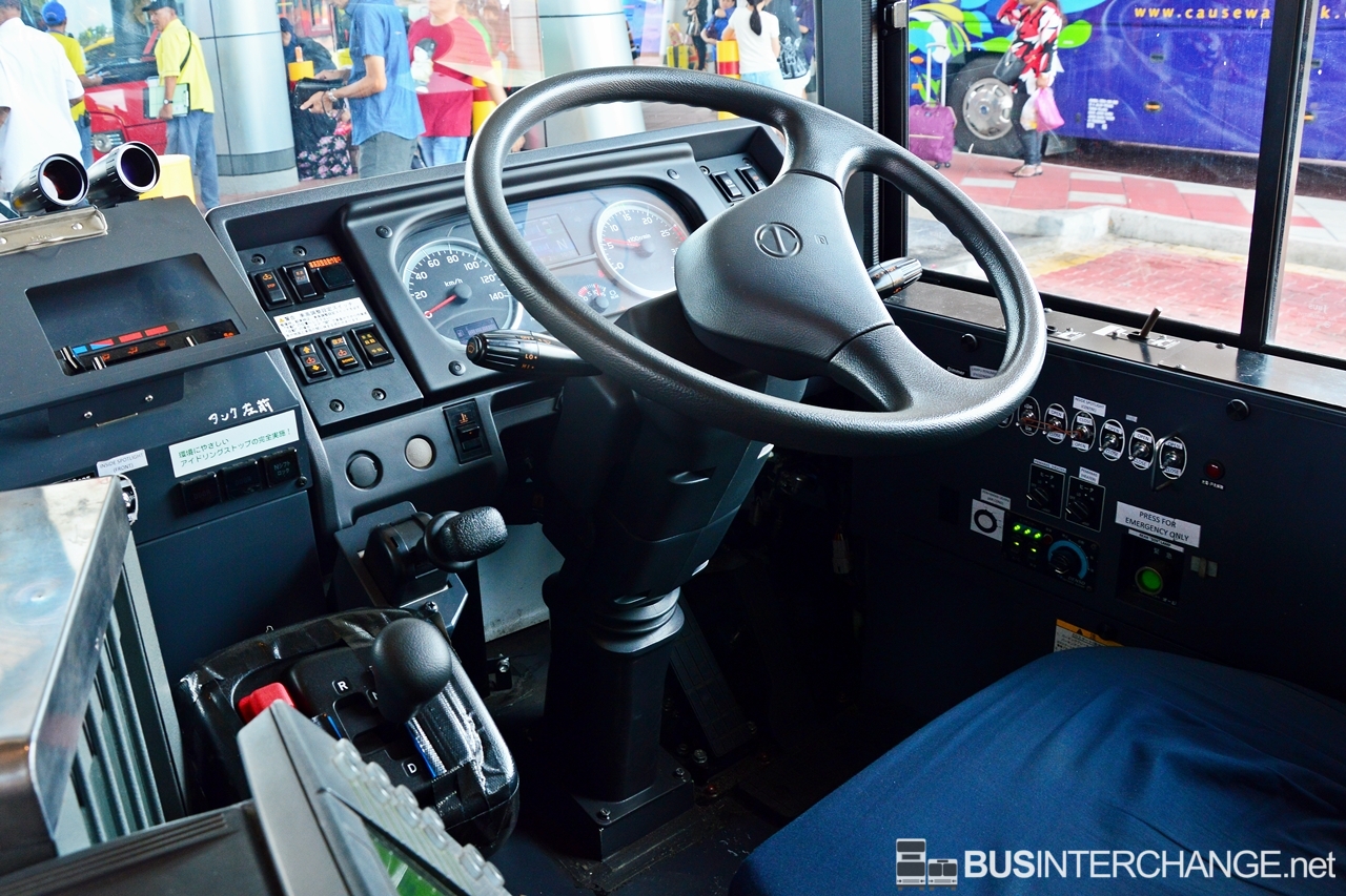 Hino Blue Ribbon City Hybrid (Driver's Dashboard & Controls)