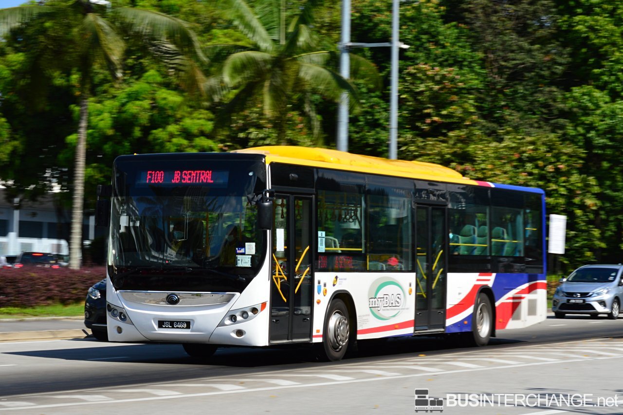 A Yutong ZK6128HG (JSL6469) operating on Causeway Link bus service F100