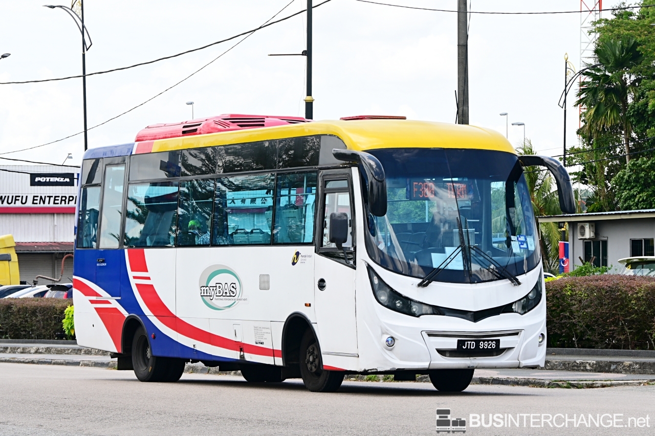 A Hino XZU720R (JTD9926) operating on Causeway Link bus service F300