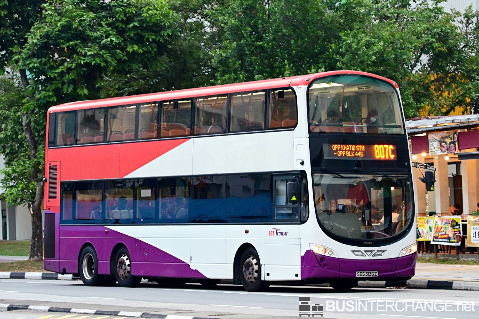 The Volvo B9TL with Wright Eclipse Gemini II bodywork (SBS3136Z) is seen on SBS Transit Bus Service 807C.