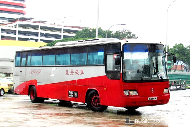 A Mercedes-Benz OHL1627/63 (SH105P) operating on Singapore-Johore Express bus service SJE