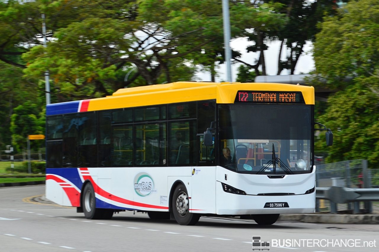 A Sksbus LEC-300H (SS7596Y) operating on Causeway Link bus service T22