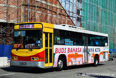 Bus 1 - S&S International Hino RK1JSKA (BGH3918)