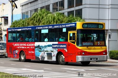 Bus 5 - S&S International Nissan Diesel JP251 (BGR4821)