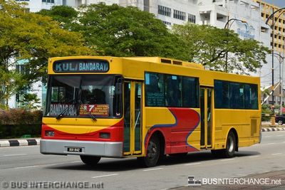 Bus 7 - S&S International Nissan Diesel JP251 (BGV8142)
