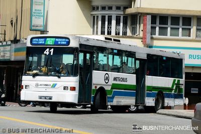 Bus 41 - Metrobus Nationwide Nissan Diesel JP251 (BHG7921)