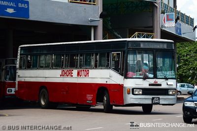 Bus 56 - Johore Motor Hino AK176K (JCH2940)