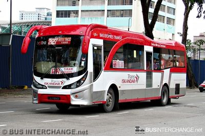 Bus 227 - Maju Hino AK1JRKA (JLY8143)
