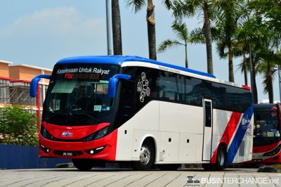 Bus P104 - Mayang Sari Hino RK1JSLL (JRE9100)