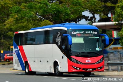 Bus P104 - Mayang Sari Hino RK1JSLL (JRE9100)