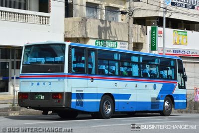 沖縄 22 き   80 - Okinawa Bus Mitsubishi Fuso Aero Bus