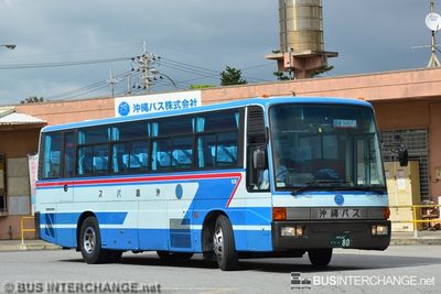 沖縄 22 き   80 - Okinawa Bus Mitsubishi Fuso Aero Bus