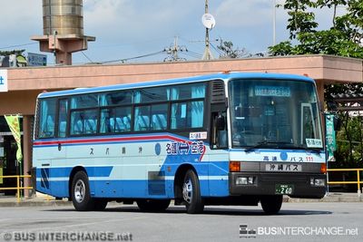 Bus 111 - Okinawa Bus Mitsubishi Fuso Aero Bus (沖縄 22 き  260)