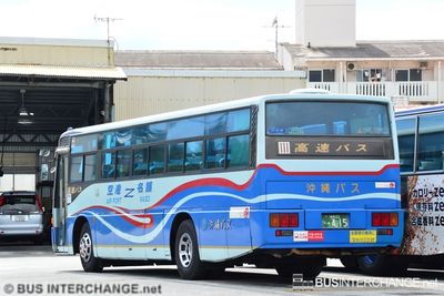 沖縄 22 き  415 · 111