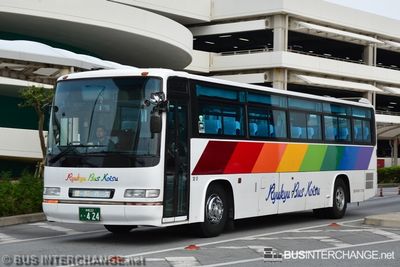 沖縄 22 き  424 - Ryukyu Bus Kotsu Hino Selega