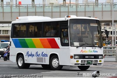 沖縄 22 い   51 - Ryukyu Bus Kotsu Hino Rainbow 7M