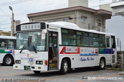 Bus 108 - Ryukyu Bus Kotsu Hino Rainbow RJ/RR (沖縄 200 か  622)