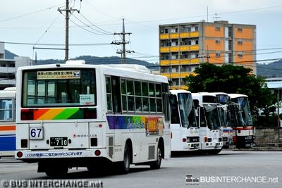 沖縄 200 か  710 · 67