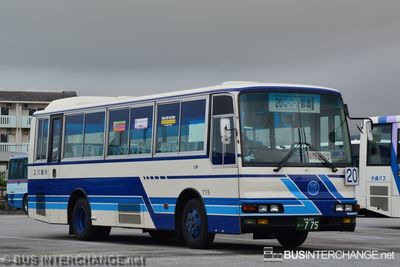 沖縄 200 か  775 · 20