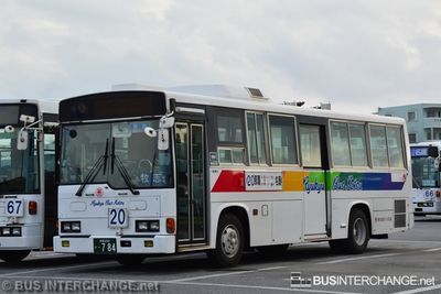 Bus 20 - Ryukyu Bus Kotsu Hino Rainbow RJ/RR (沖縄 200 か  784)