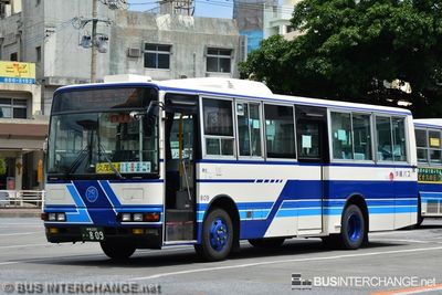 沖縄 200 か  809 · 7
